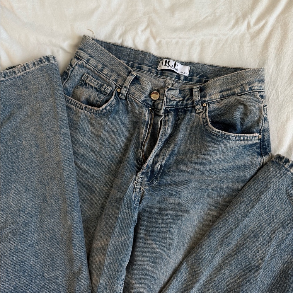 Wide-Leg Blue Jeans - Picture 2 of 3